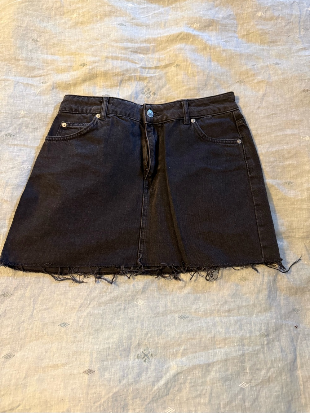 Topshop Women’s Black Denim Frayed Hem Mini Skirt Sz 6
